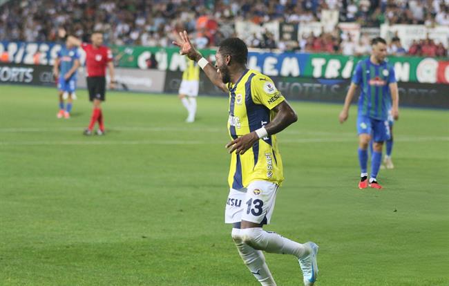 Tiền vệ Fred ghi hattrick trong ngày Fenerbahce đại thắng 1